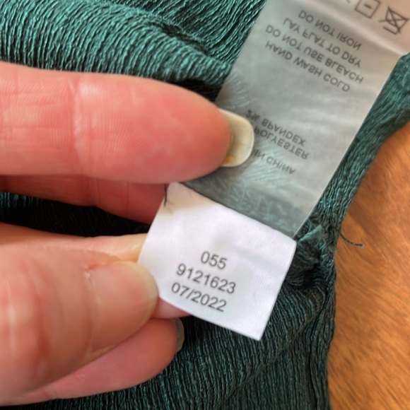 Brand new Vince Camuto emerald green blouse - Picture 11 of 16
